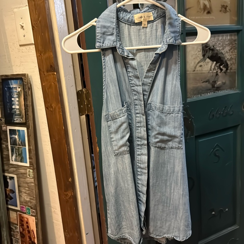 Sleeveless chambray top